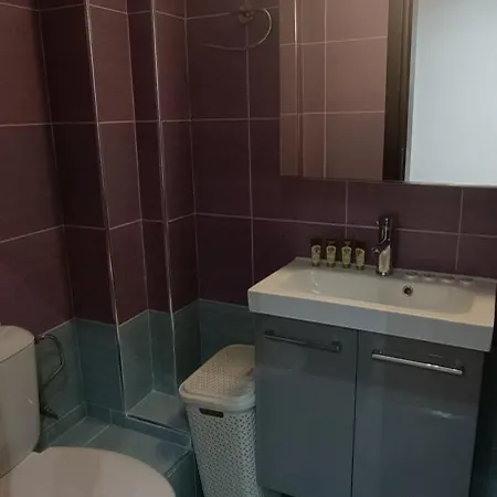 στο σταθμό του μετρο νέου κόσμου Apartment Athens